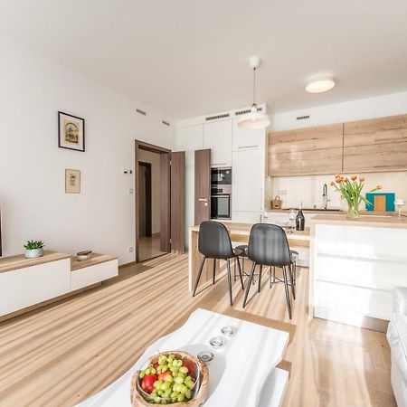 Mozart Central Apartments With Garage Прага Экстерьер фото