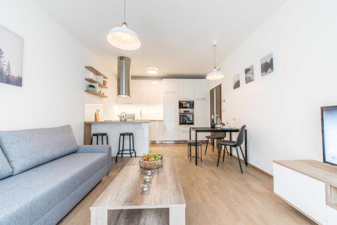 Mozart Central Apartments With Garage Прага Экстерьер фото