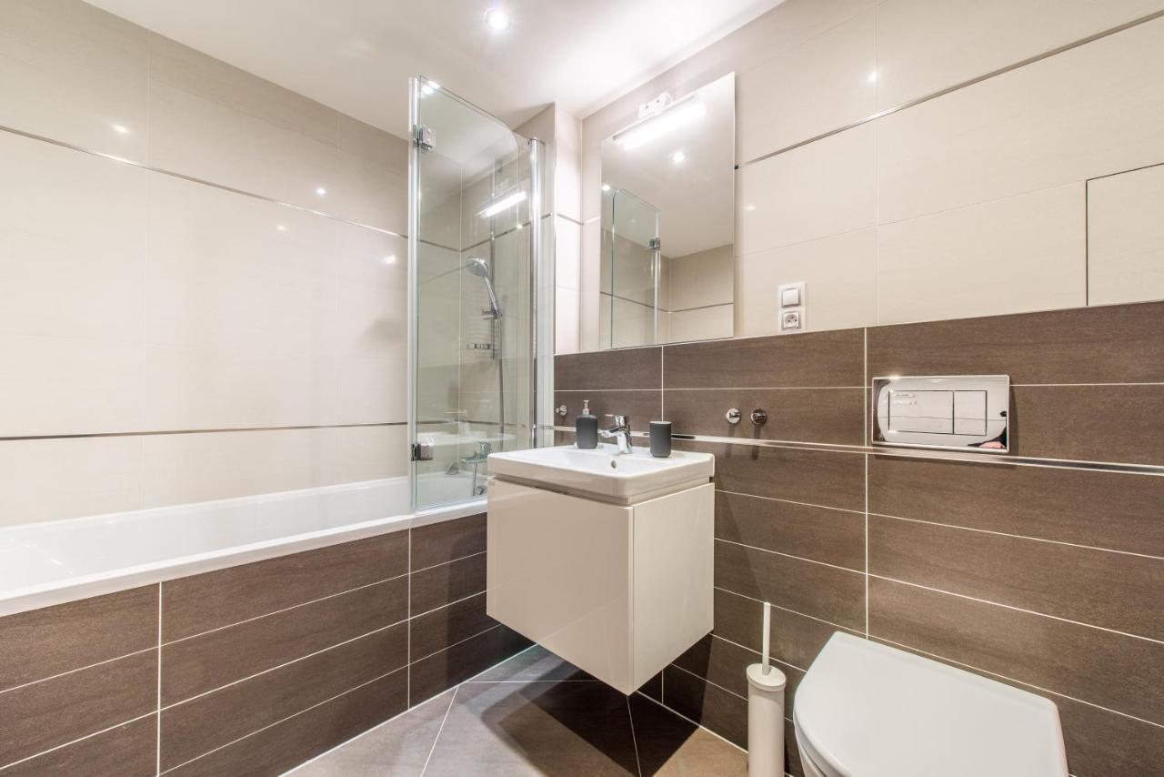 Mozart Central Apartments With Garage Прага Экстерьер фото