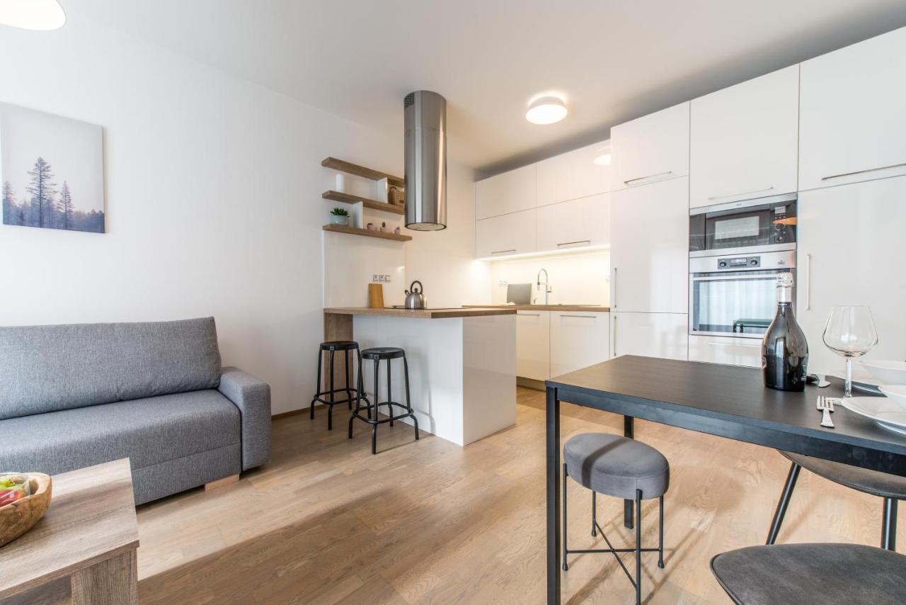 Mozart Central Apartments With Garage Прага Экстерьер фото