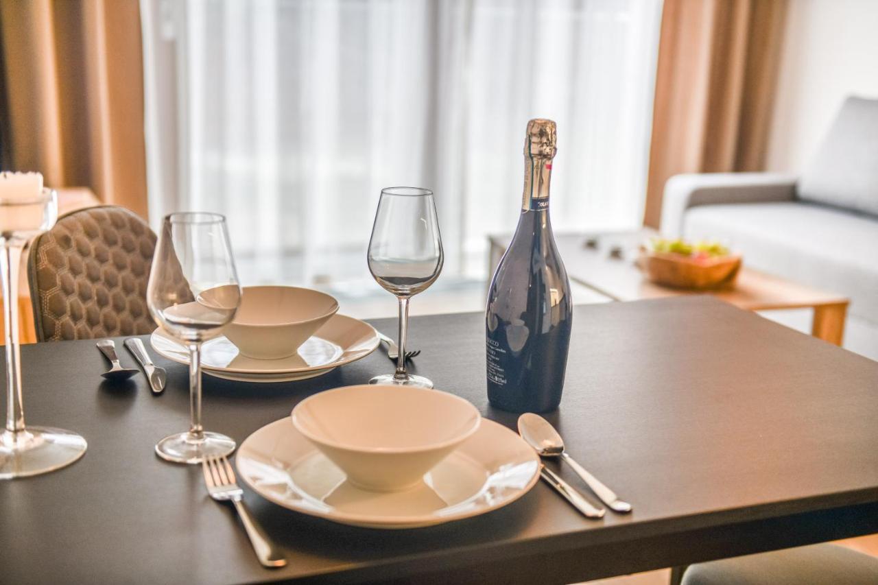 Mozart Central Apartments With Garage Прага Экстерьер фото