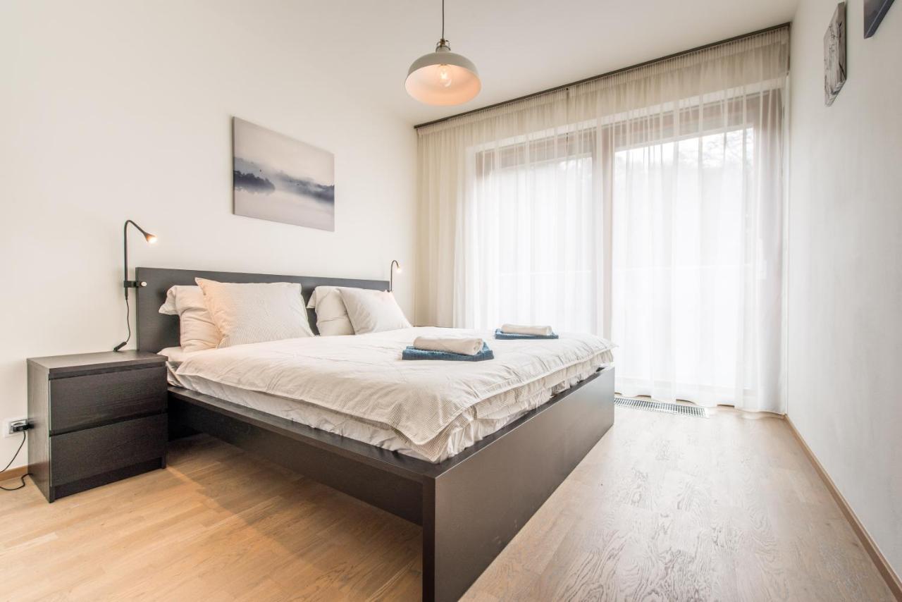 Mozart Central Apartments With Garage Прага Экстерьер фото