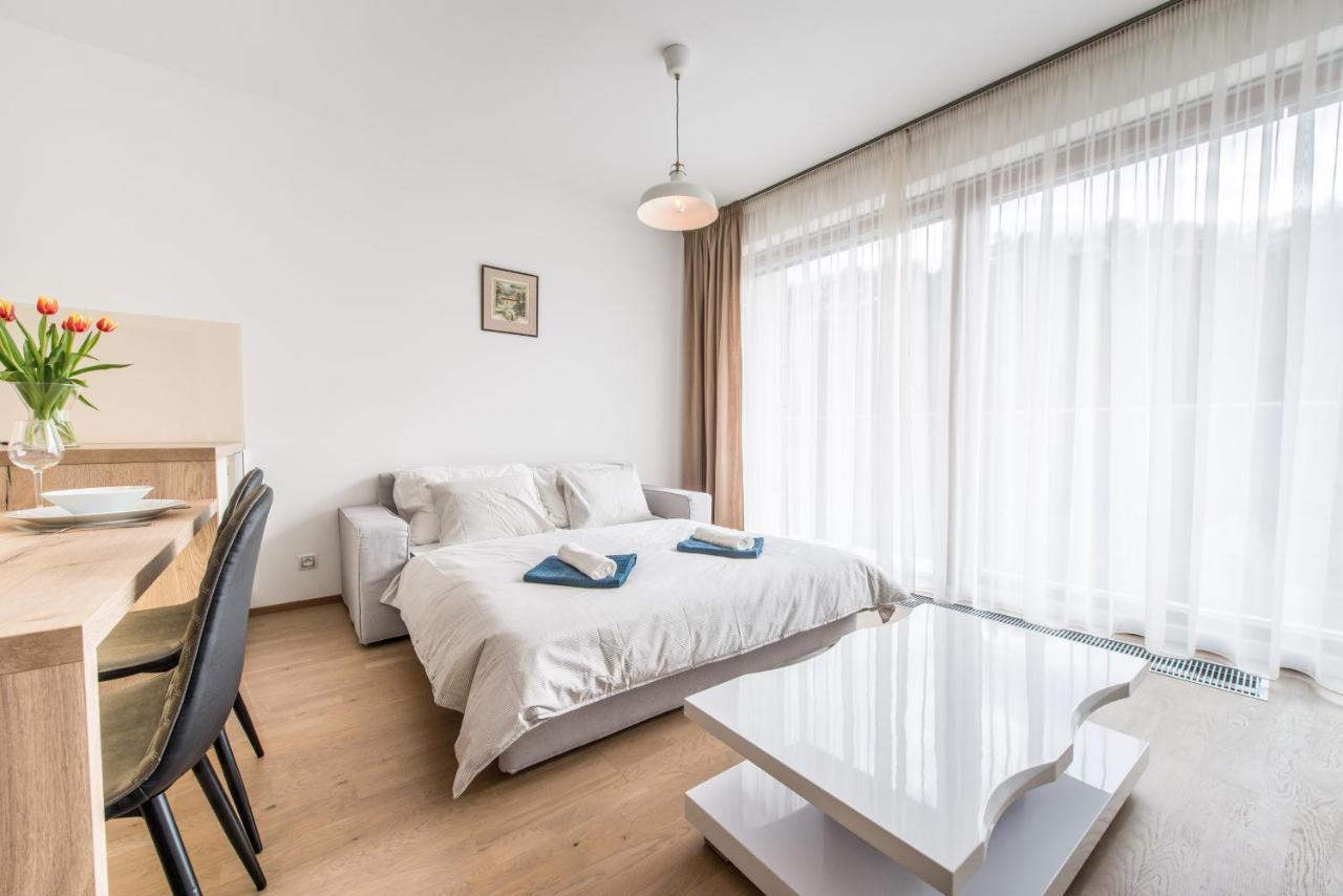 Mozart Central Apartments With Garage Прага Экстерьер фото