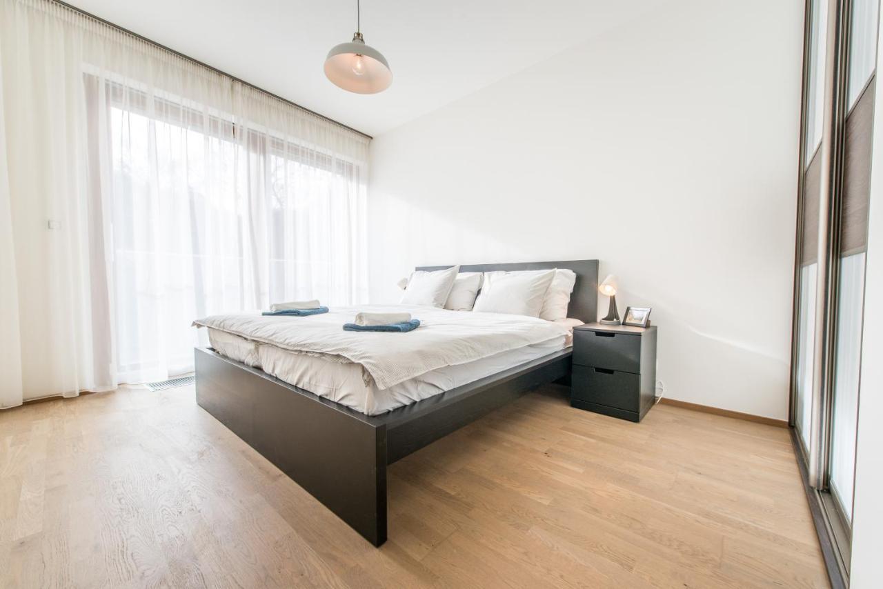 Mozart Central Apartments With Garage Прага Экстерьер фото