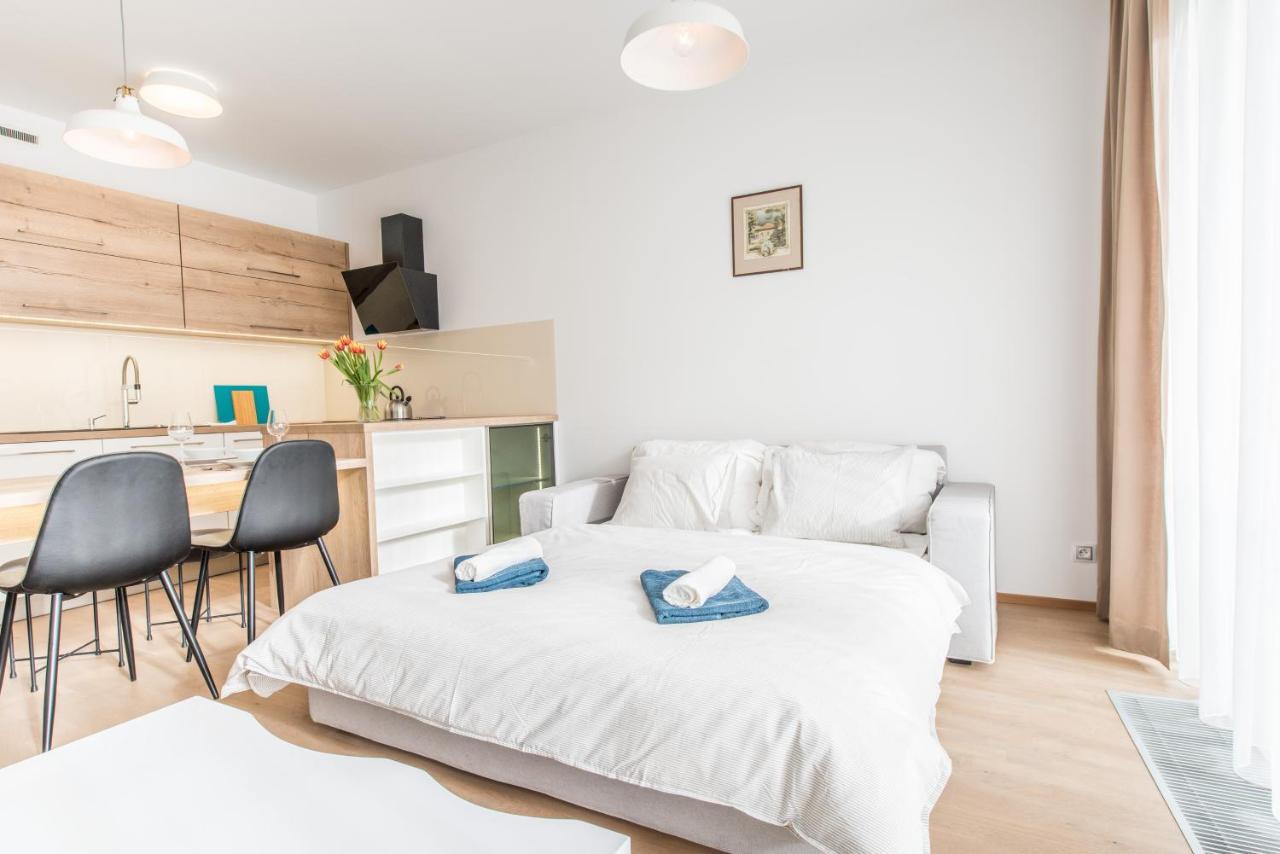 Mozart Central Apartments With Garage Прага Экстерьер фото