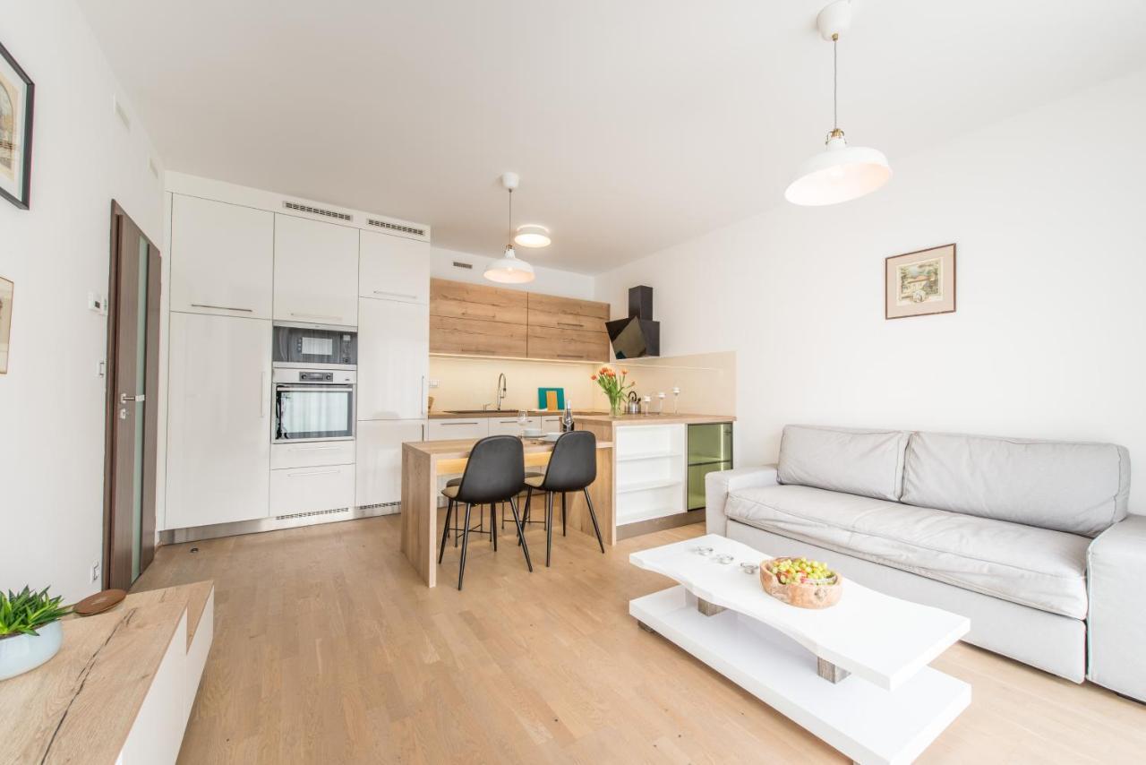 Mozart Central Apartments With Garage Прага Экстерьер фото