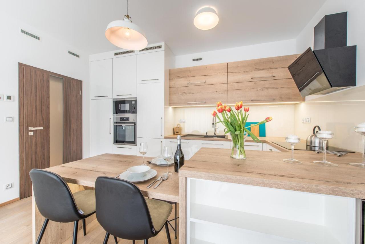 Mozart Central Apartments With Garage Прага Экстерьер фото