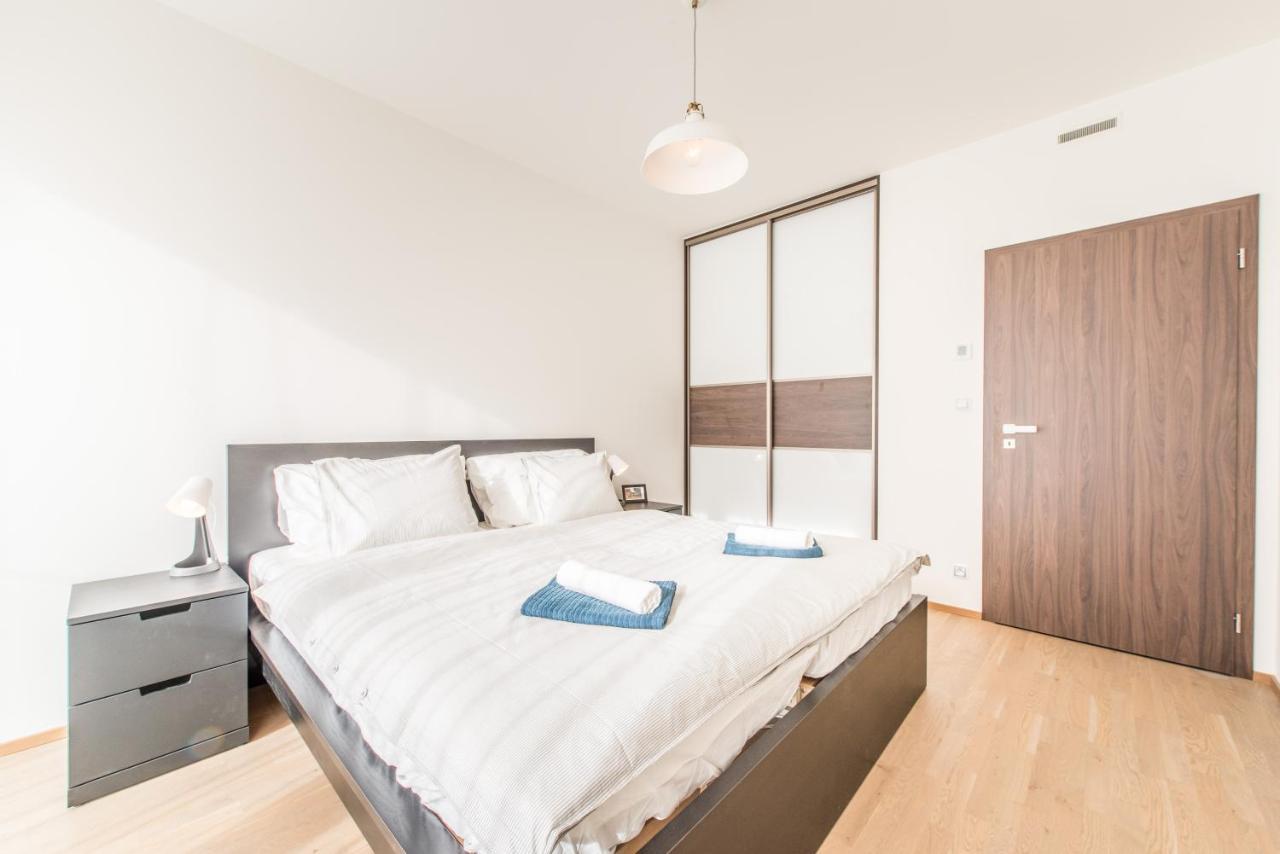 Mozart Central Apartments With Garage Прага Экстерьер фото