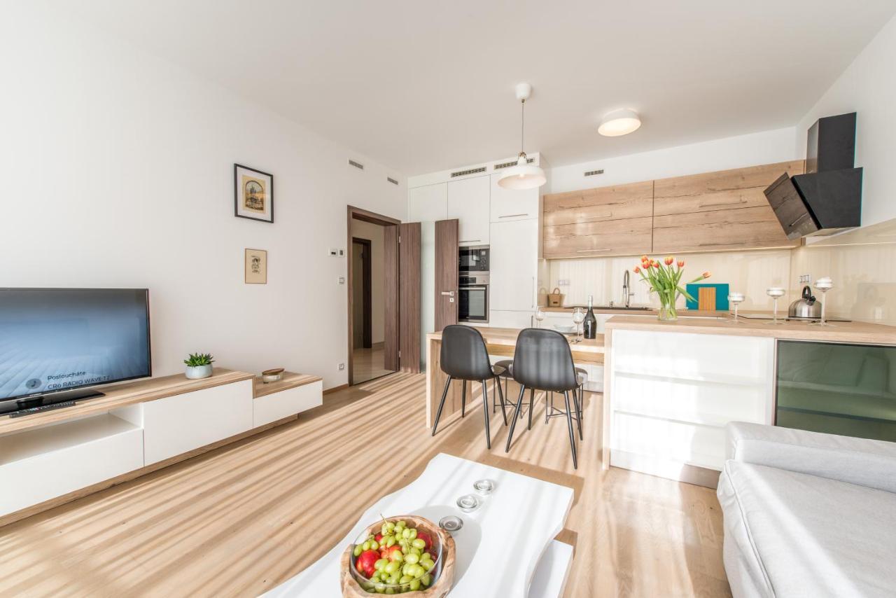 Mozart Central Apartments With Garage Прага Экстерьер фото
