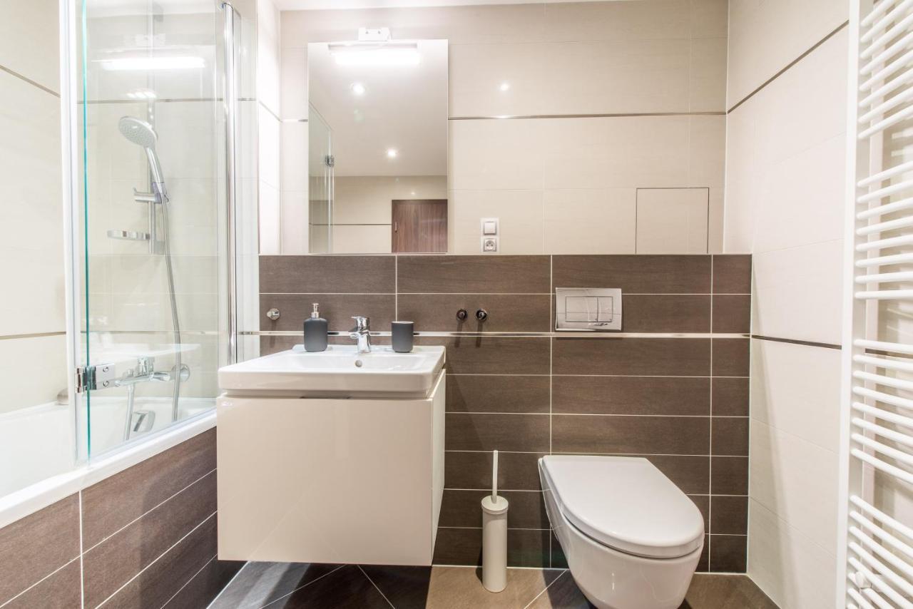 Mozart Central Apartments With Garage Прага Экстерьер фото