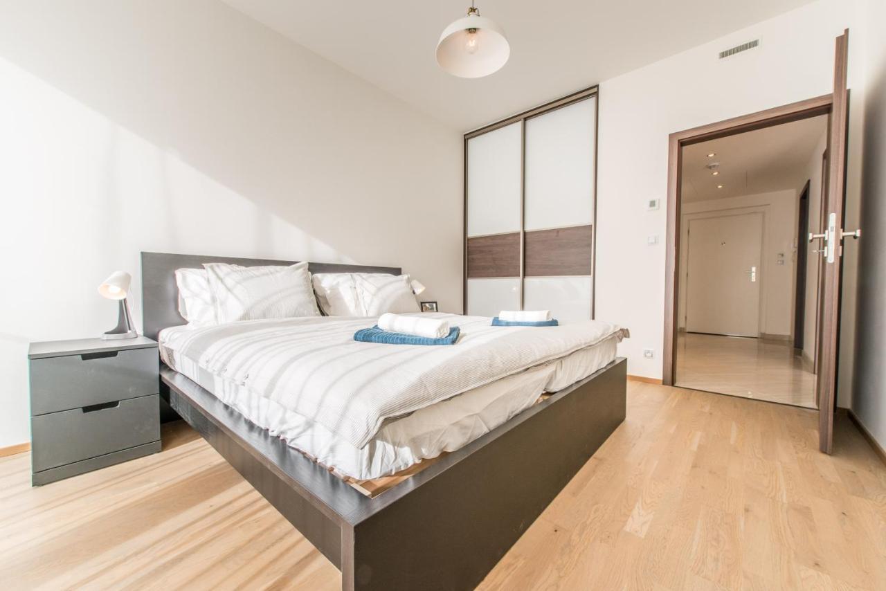 Mozart Central Apartments With Garage Прага Экстерьер фото