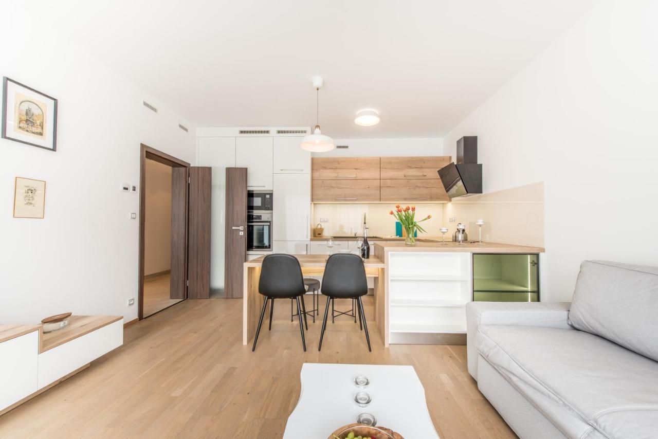 Mozart Central Apartments With Garage Прага Экстерьер фото