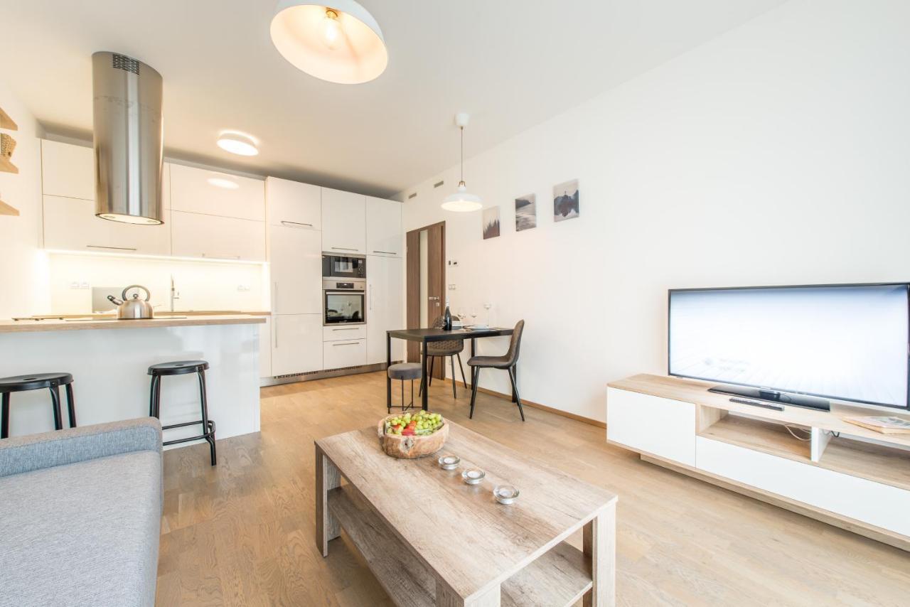 Mozart Central Apartments With Garage Прага Экстерьер фото