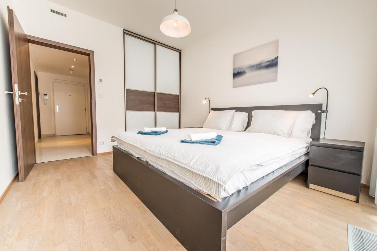 Mozart Central Apartments With Garage Прага Экстерьер фото